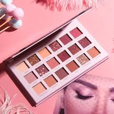 images (3) Glamour Glow Palette G&R